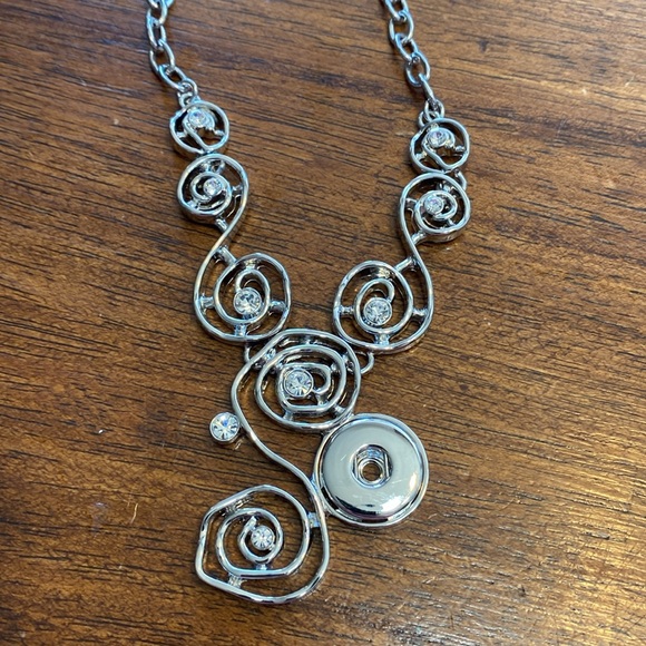 Magnolia and Vine Artisinal Swirl Necklace, new - Picture 2 of 4